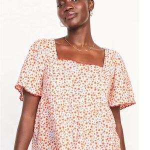 Old Navy Flutter Sleeve floral blouse. NWT